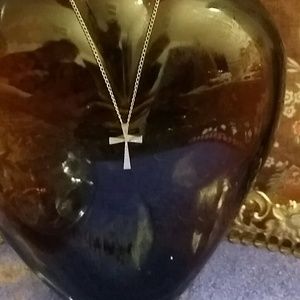 CROSS CHARM NECKLACE